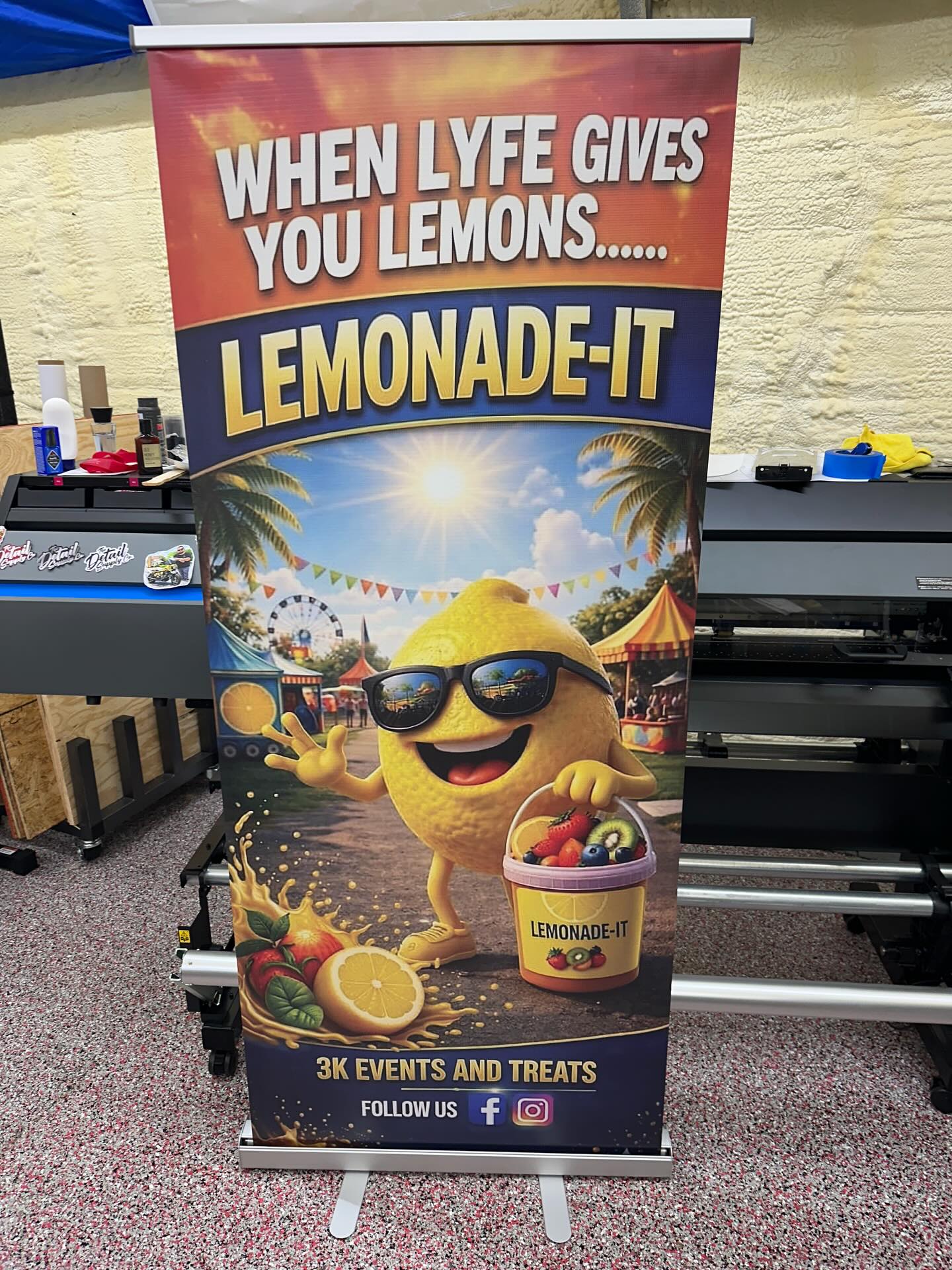 Retractable Banner for Lemonade Vendor